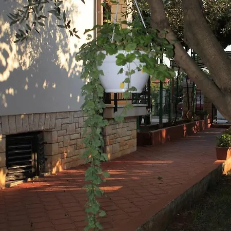 With A Parking Space - 7094 Umag