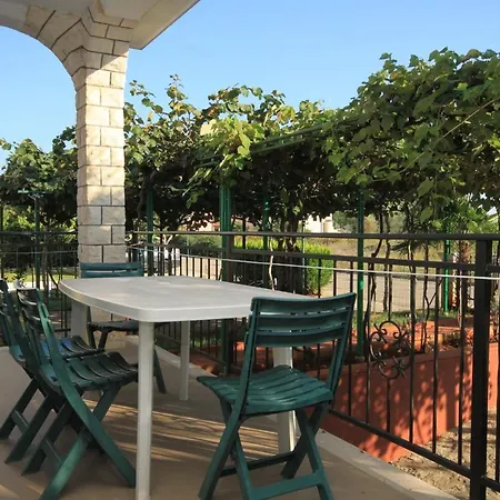 With A Parking Space - 7094 Apartmán