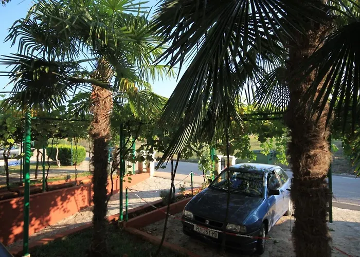 With A Parking Space - 7094 *