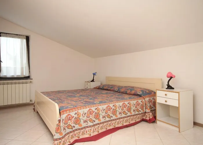 With A Parking Space - 7094 Umag