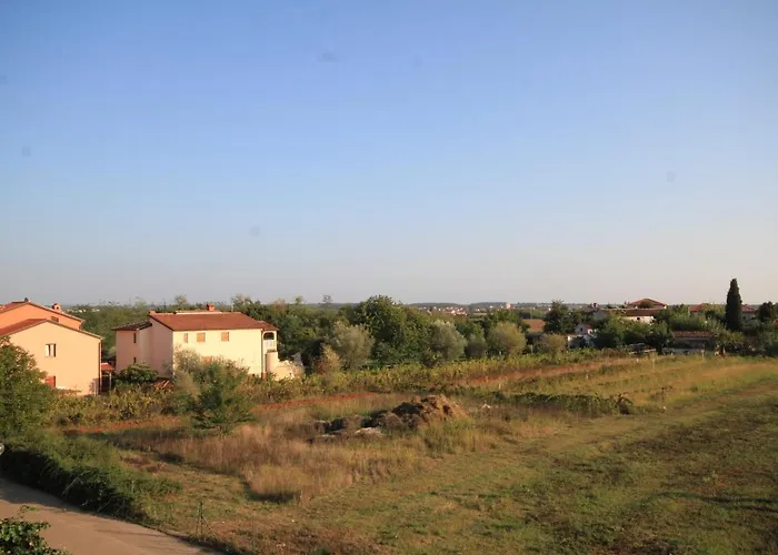 Appartement With A Parking Space - 7094 *