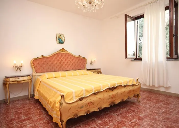 With A Parking Space - 7094