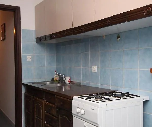 Appartement With A Parking Space - 7094 *