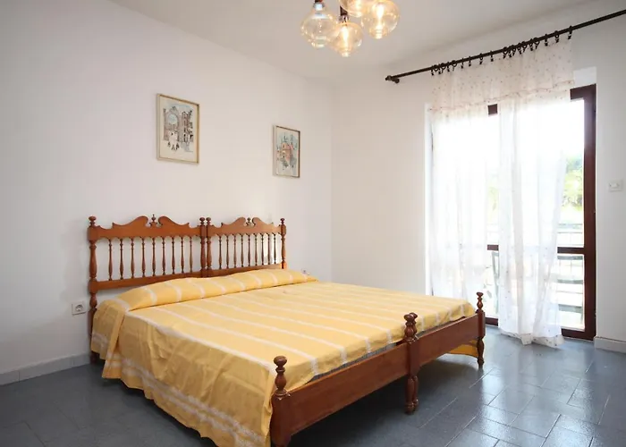 With A Parking Space - 7094 * Umag