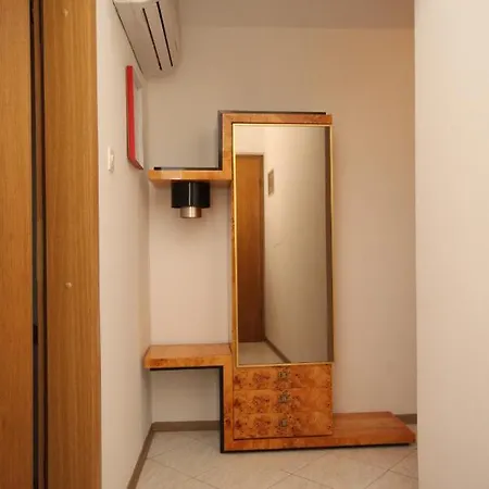 With A Parking Space - 7094